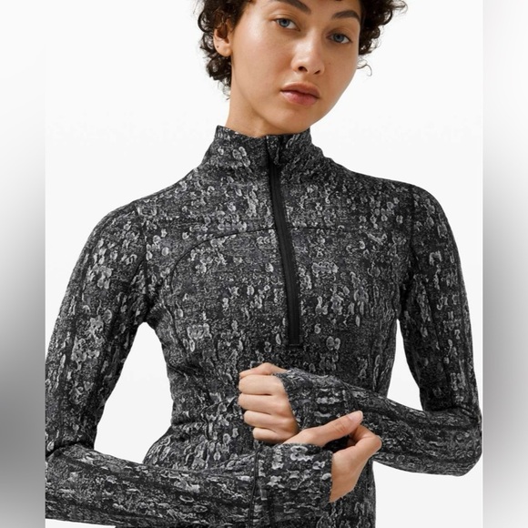 Lululemon Run Briskly 1/2 Zip size 8 - Picture 4 of 10